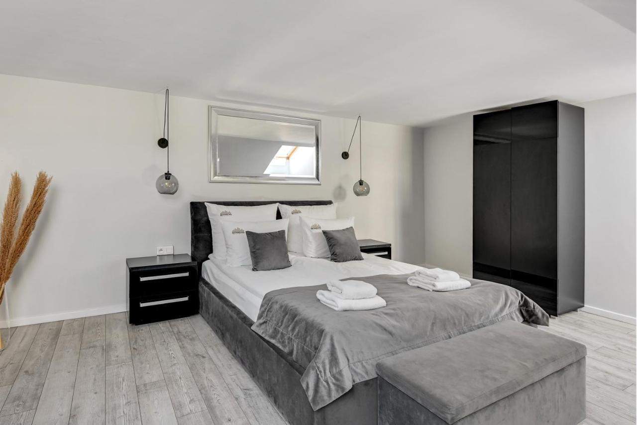 Waterlane Riverside Spa, Pool & Gym By Downtown Apartments غدانسك المظهر الخارجي الصورة