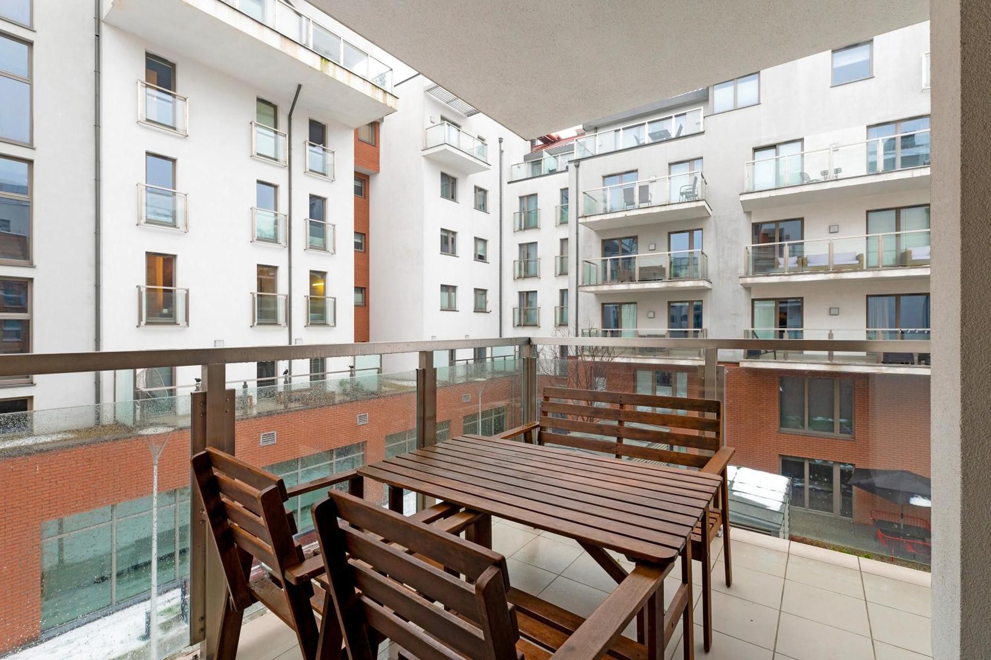 Waterlane Riverside Spa, Pool & Gym By Downtown Apartments غدانسك الغرفة الصورة