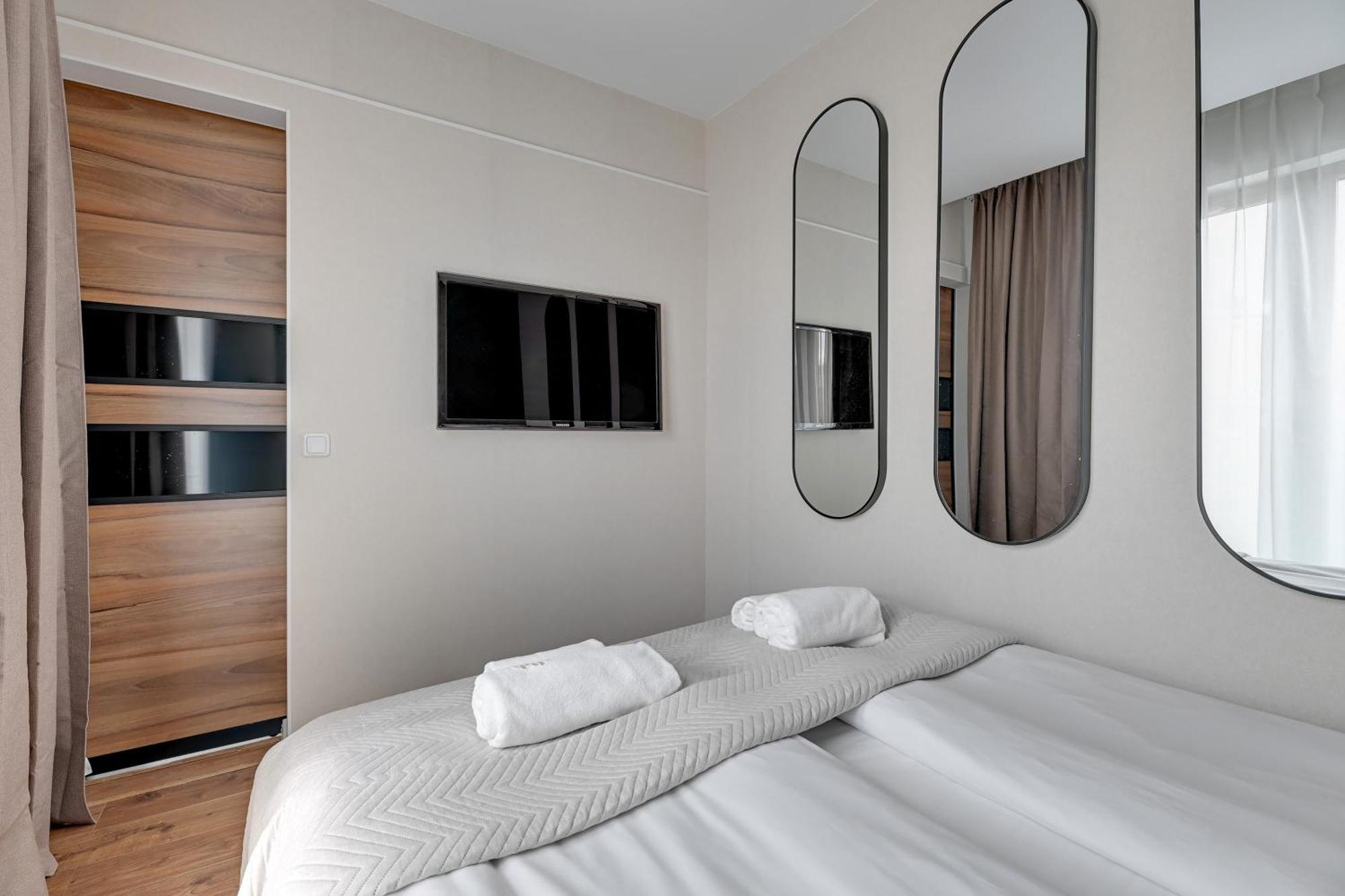 Waterlane Riverside Spa, Pool & Gym By Downtown Apartments غدانسك الغرفة الصورة