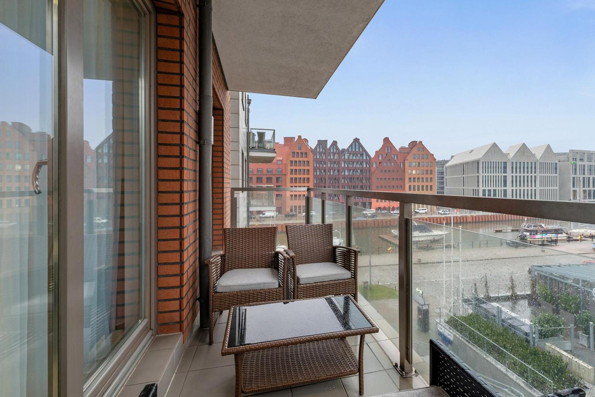 Waterlane Riverside Spa, Pool & Gym By Downtown Apartments غدانسك الغرفة الصورة