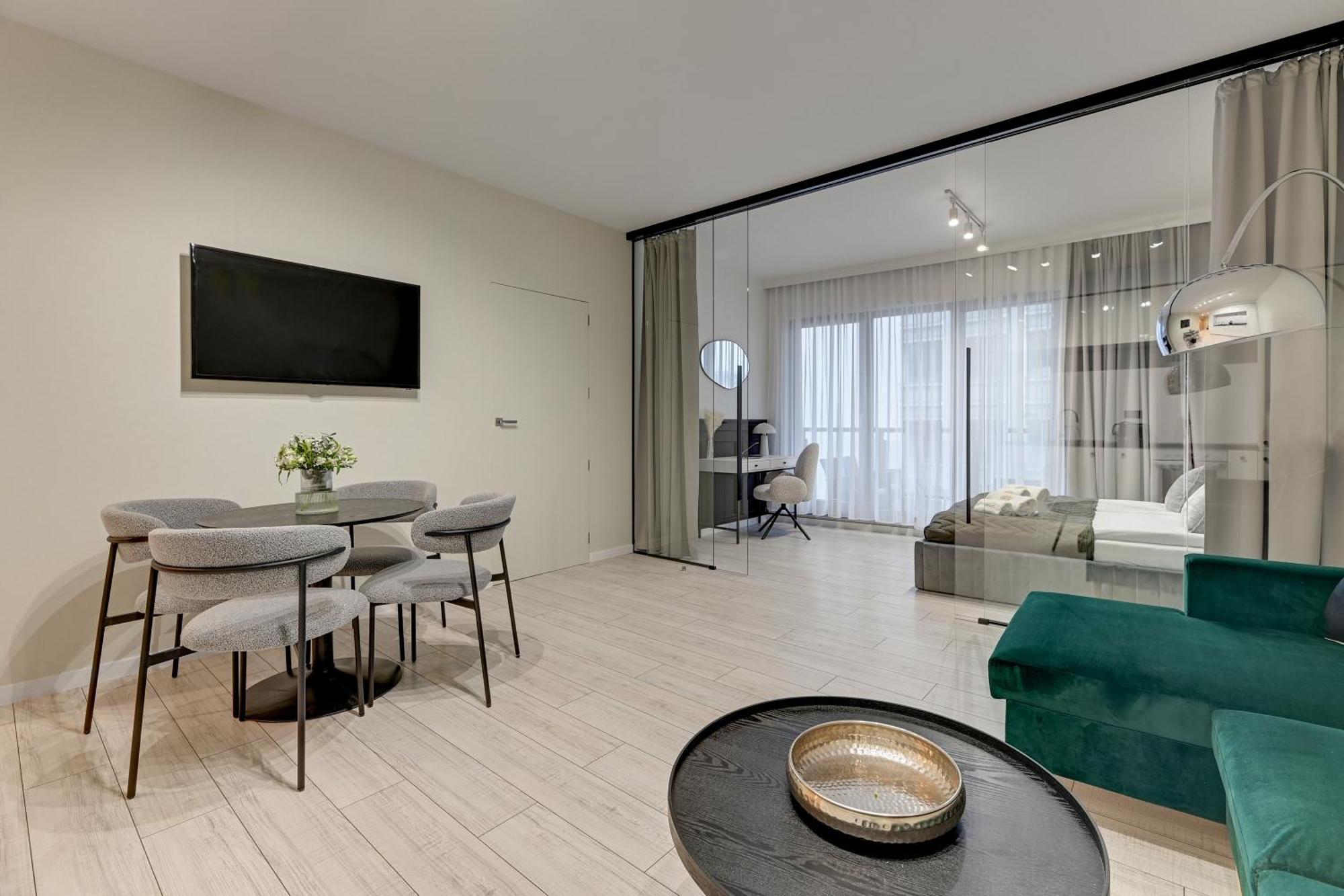 Waterlane Riverside Spa, Pool & Gym By Downtown Apartments غدانسك المظهر الخارجي الصورة