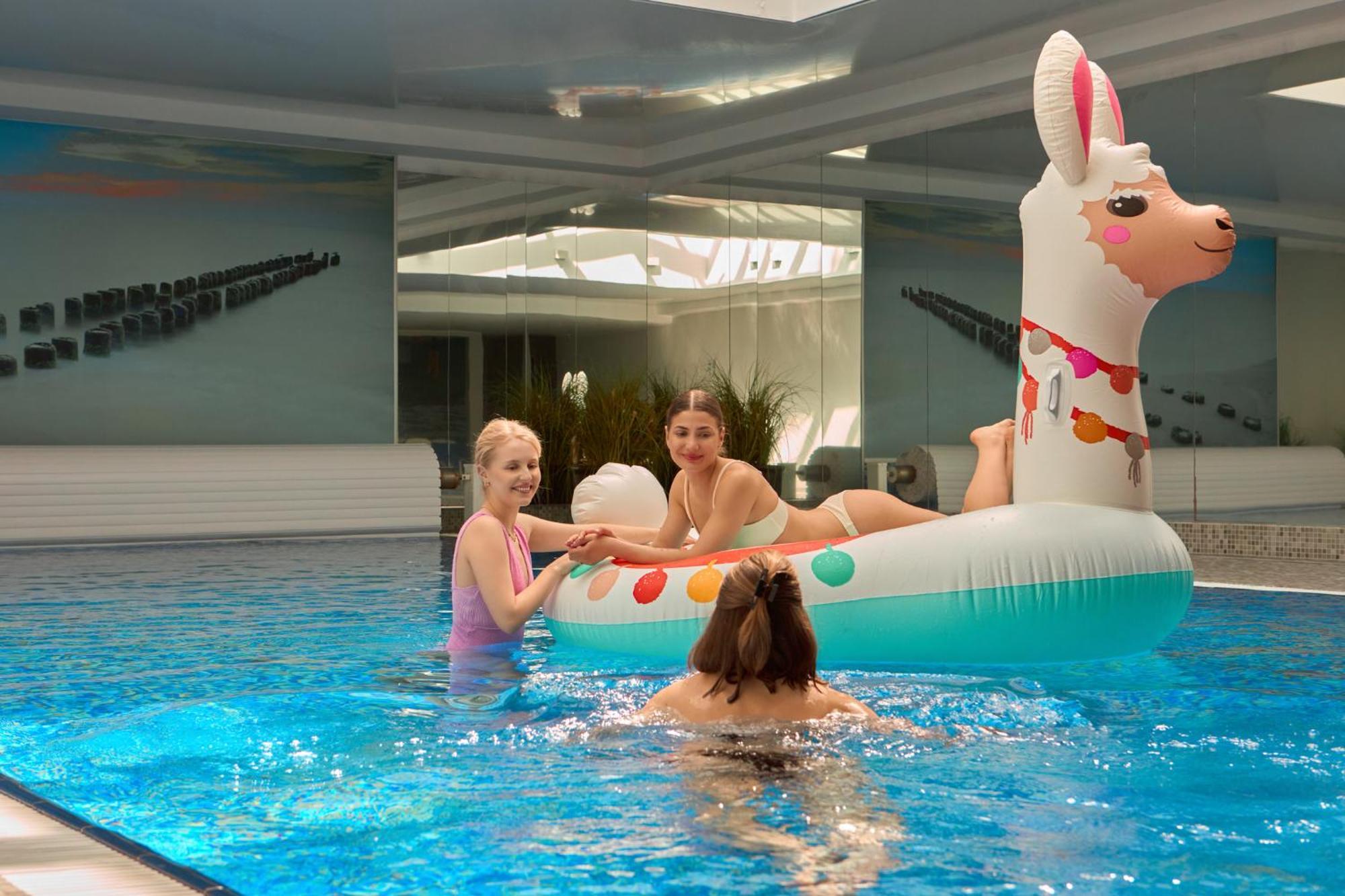 Waterlane Riverside Spa, Pool & Gym By Downtown Apartments غدانسك المظهر الخارجي الصورة