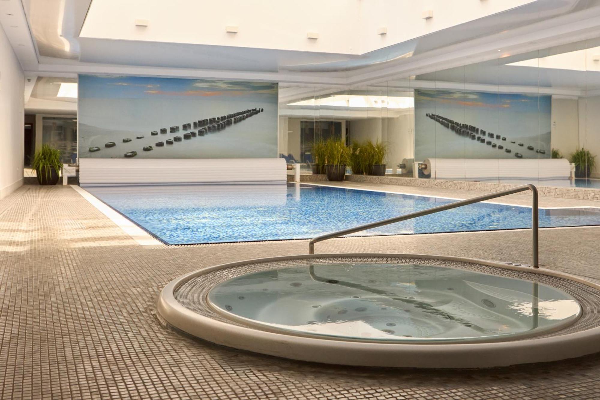 Waterlane Riverside Spa, Pool & Gym By Downtown Apartments غدانسك المظهر الخارجي الصورة
